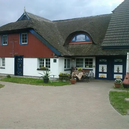 Martens - Gaubenwohnung דירה וויק