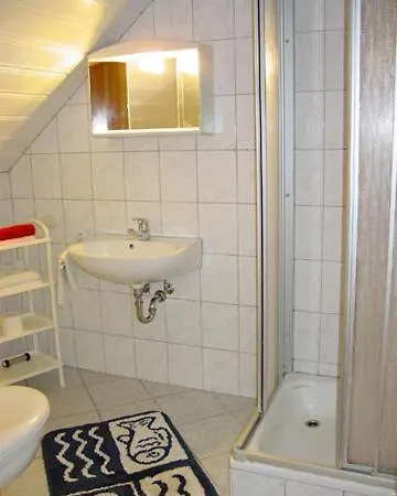 Martens - Gaubenwohnung דירה *